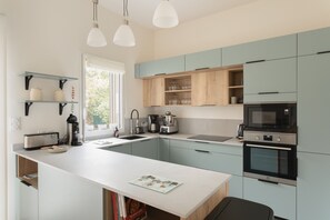 Réfrigérateur, micro-ondes, four, lave-vaisselle