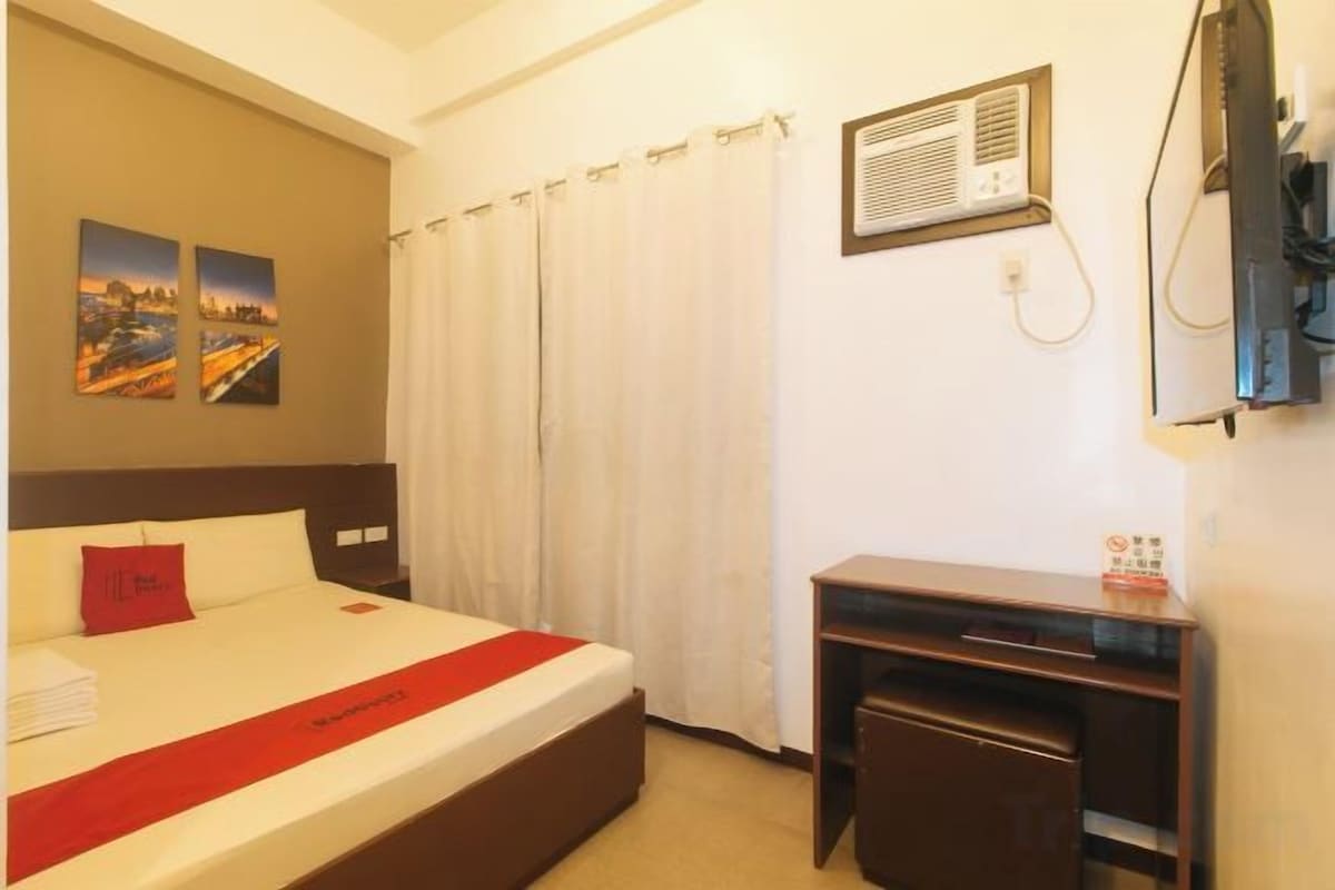 RedDoorz Room