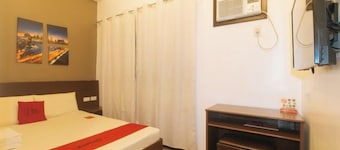 RedDoorz @ Traveler Inn Matina