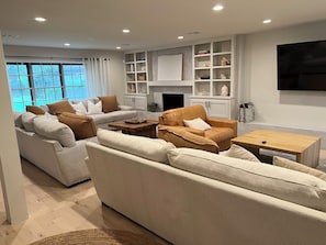 TV connectée, cheminée