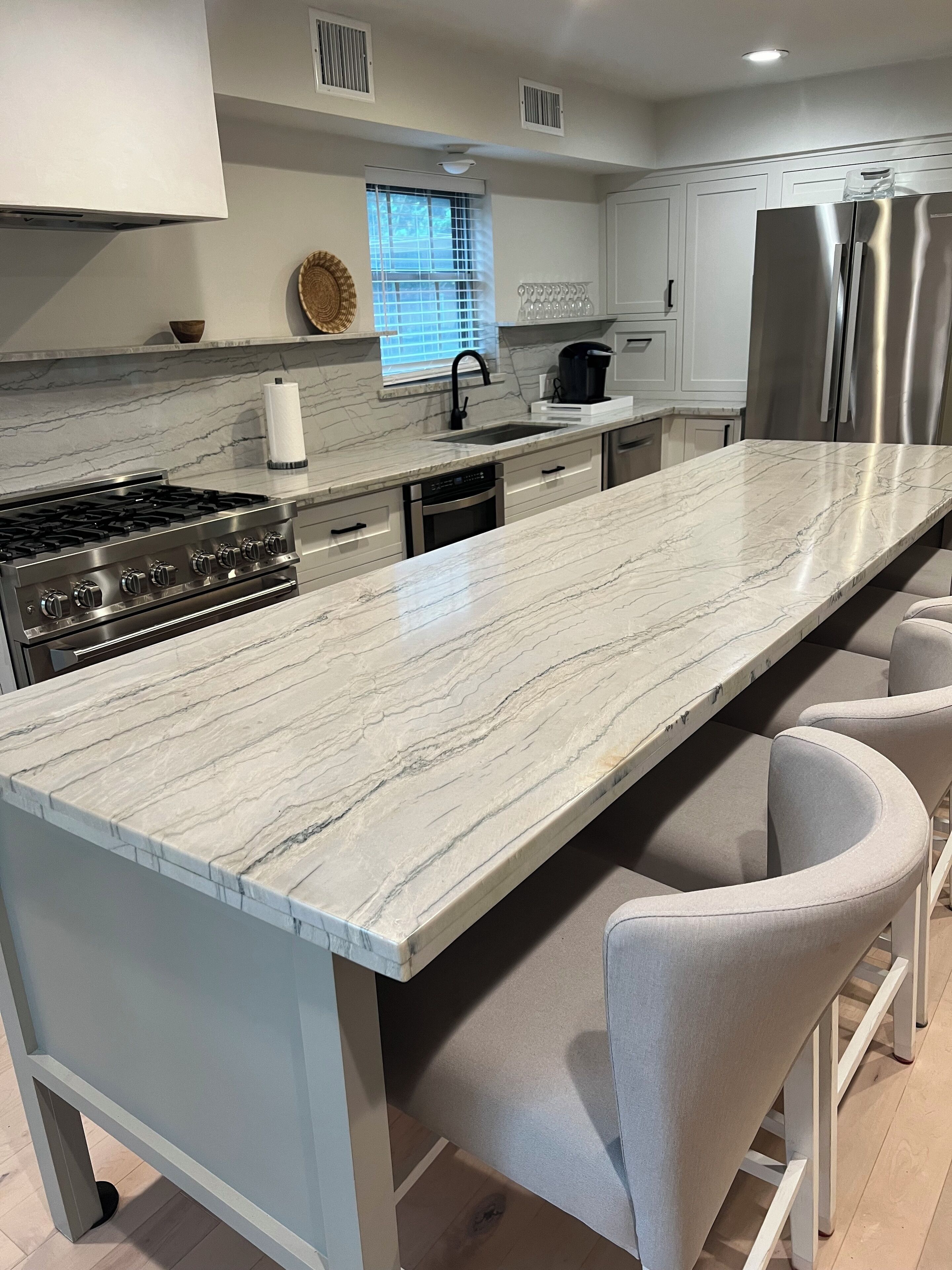 Micro-ondes, four, plaque de cuisson, lave-vaisselle