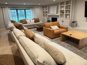 スマートテレビ、暖炉