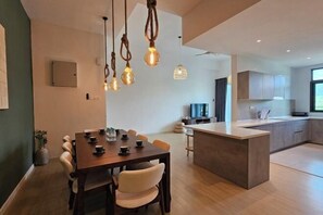 Fer et planche à repasser