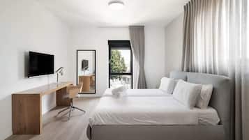 4 bedrooms, desk, iron/ironing board, free WiFi