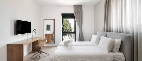 4 habitaciones, escritorio, tabla de planchar con plancha y wifi gratis