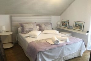 3 makuuhuonetta, silitysrauta/-lauta, Wi-Fi, vuodevaatteet