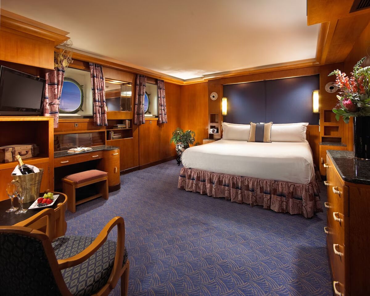 Art Deco Delight: Room With Amazing Views And Rich History - Long Beach, CA