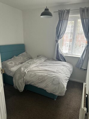 1 soverom, strykejern/-brett, wi-fi (inkludert) og sengetøy