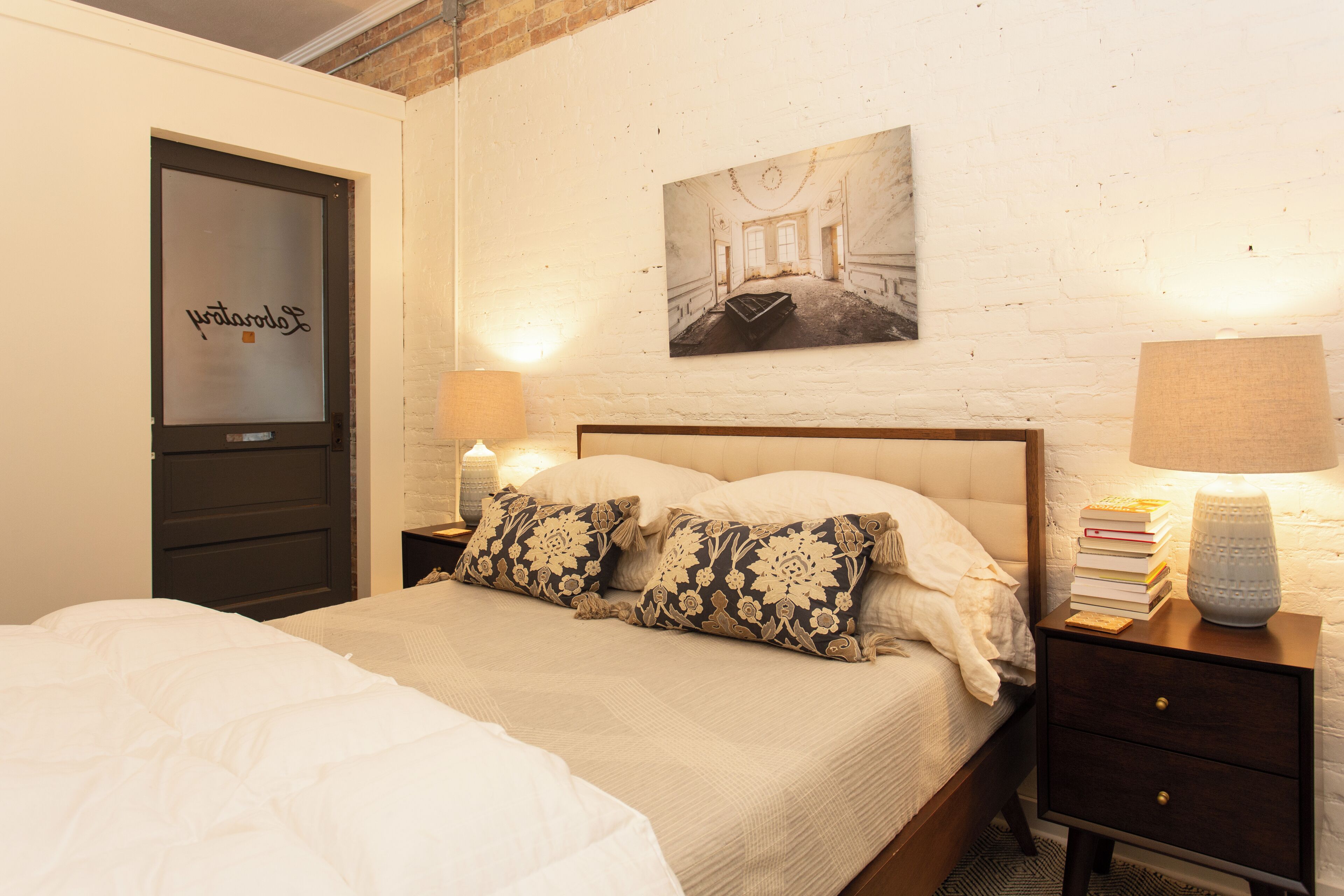 1 slaapkamer, een strijkplank/strijkijzer, wifi, beddengoed