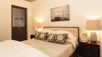 1 slaapkamer, een strijkplank/strijkijzer, wifi, beddengoed