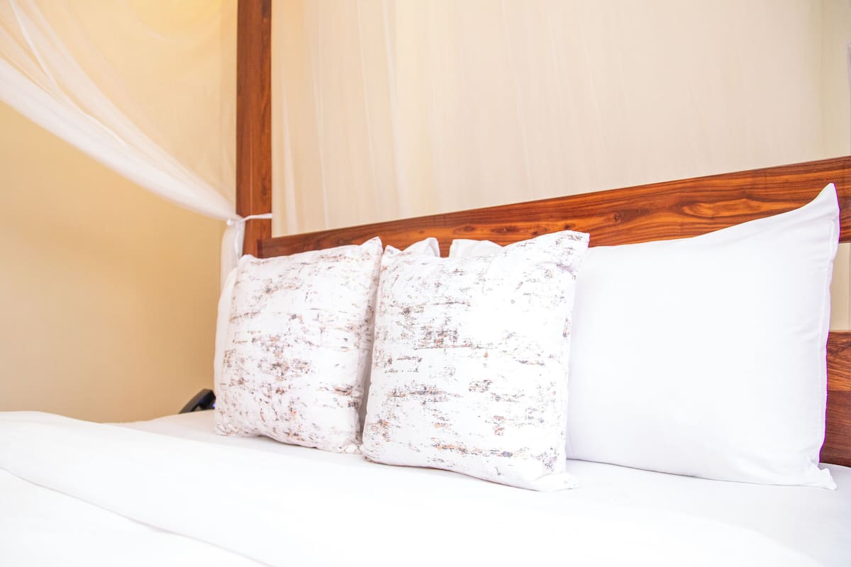 Junior Single Room | Desk, laptop workspace, free WiFi, bed sheets