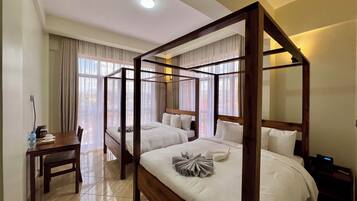 Standard Twin Room | Egyptian cotton sheets, premium bedding, desk, laptop workspace