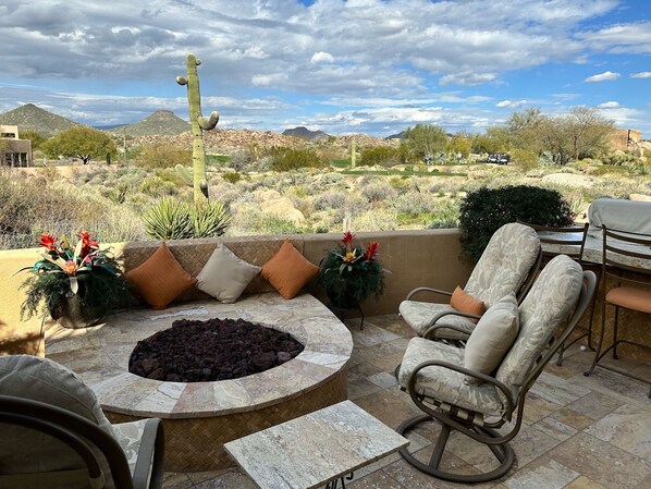 Terrace/patio - Charming 2 master bedrooms townhome with WiFi, AC in brilliant N. Scottsdale (Scottsdale)