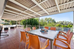 Outdoor dining - Turner`s Retreat, Guilderton (Guilderton)