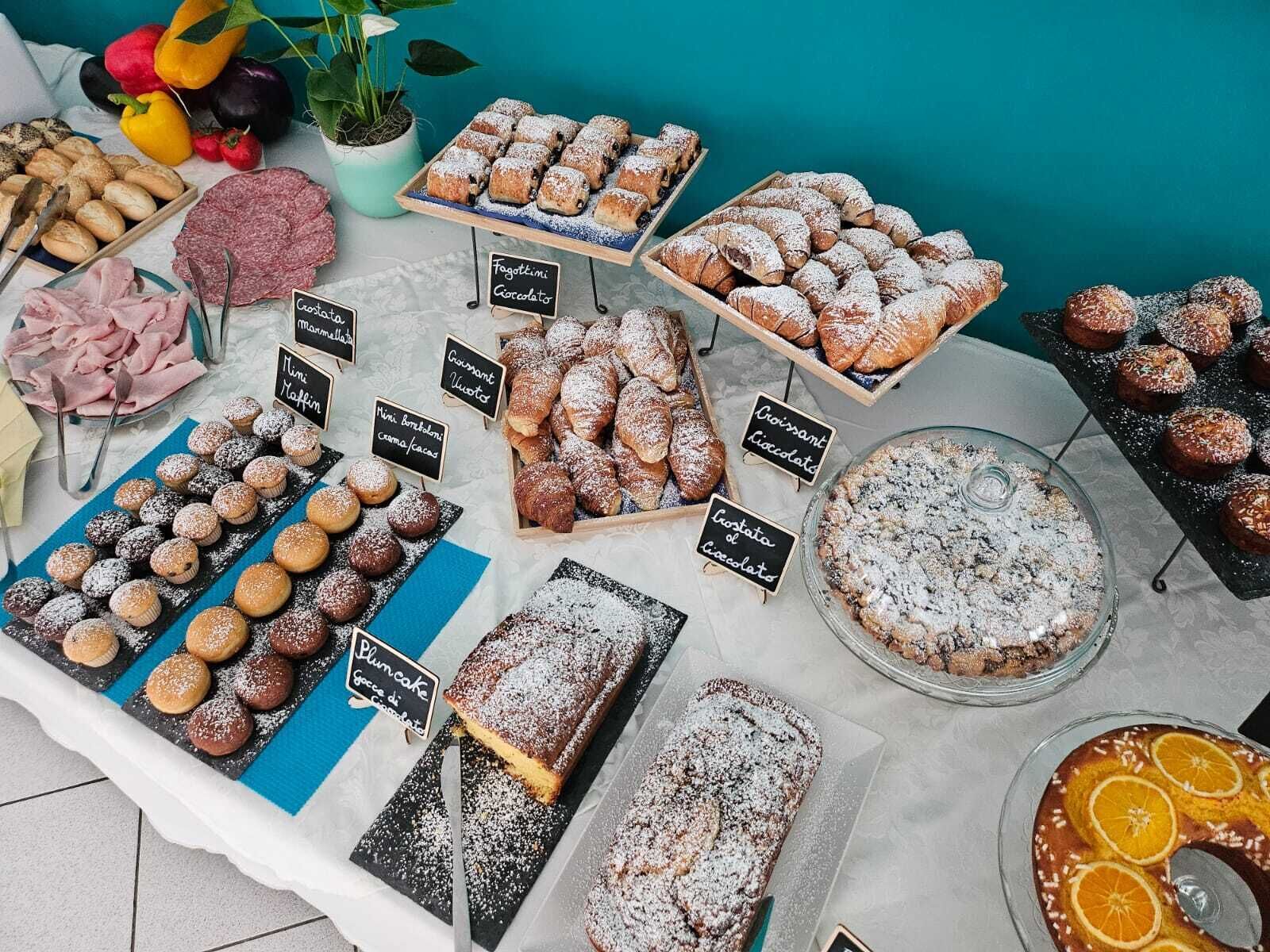 Daily buffet breakfast for a fee