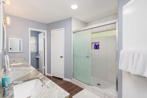 Handtücher, Seife, Toilettenpapier