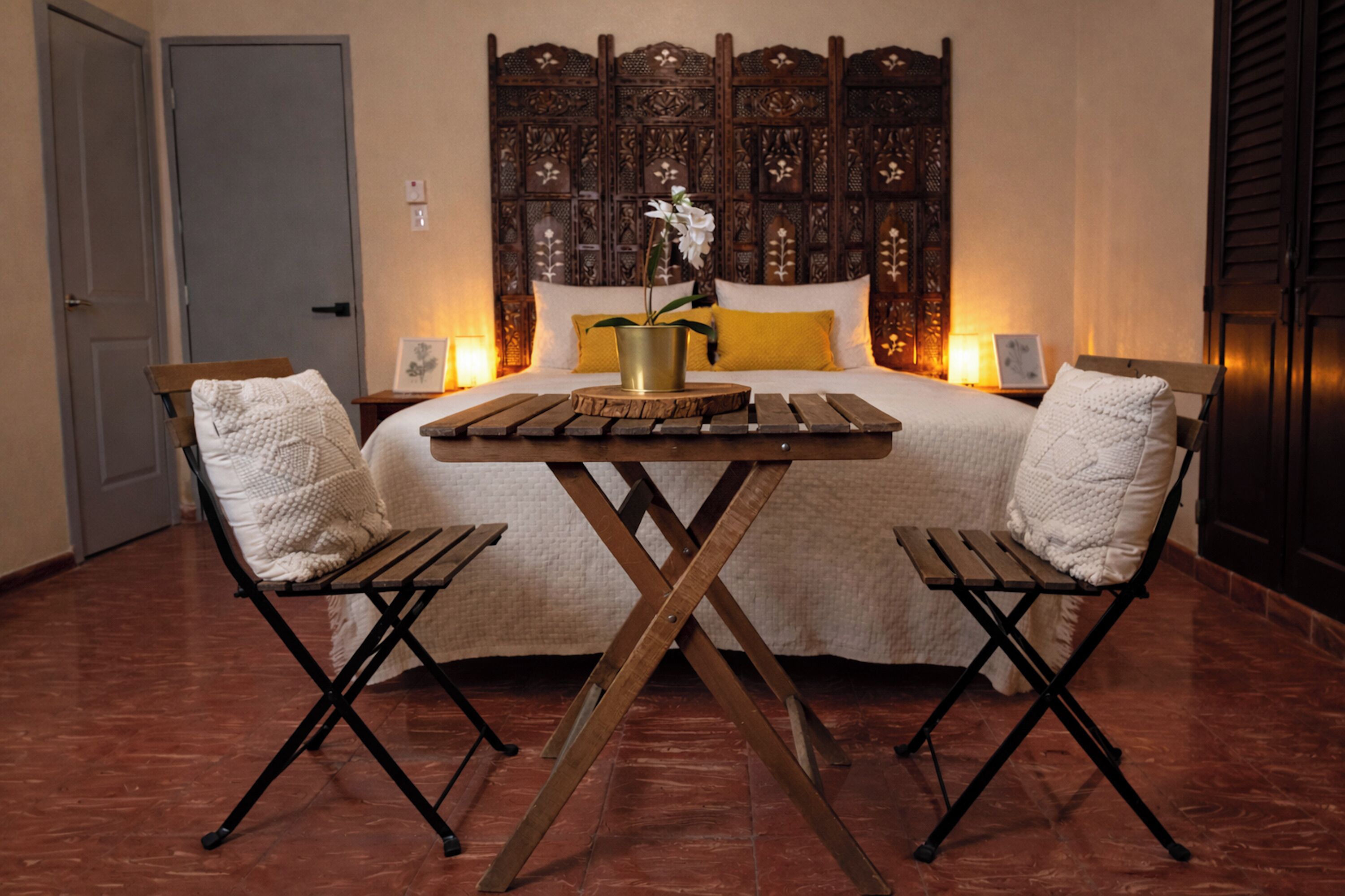 3 habitaciones, escritorio, tabla de planchar con plancha y wifi gratis 