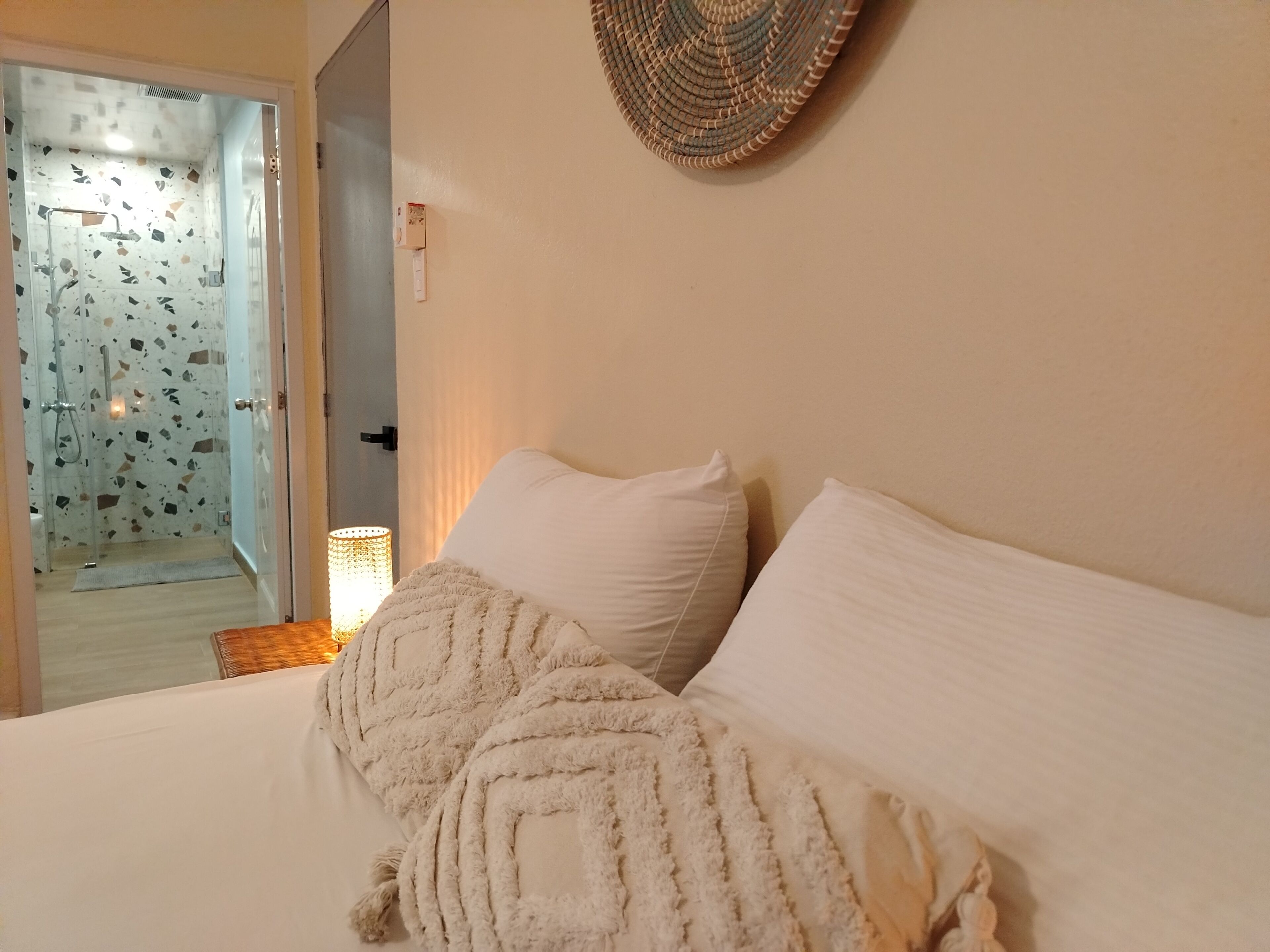 3 chambres, bureau, fer et planche à repasser, Wi-Fi gratuit