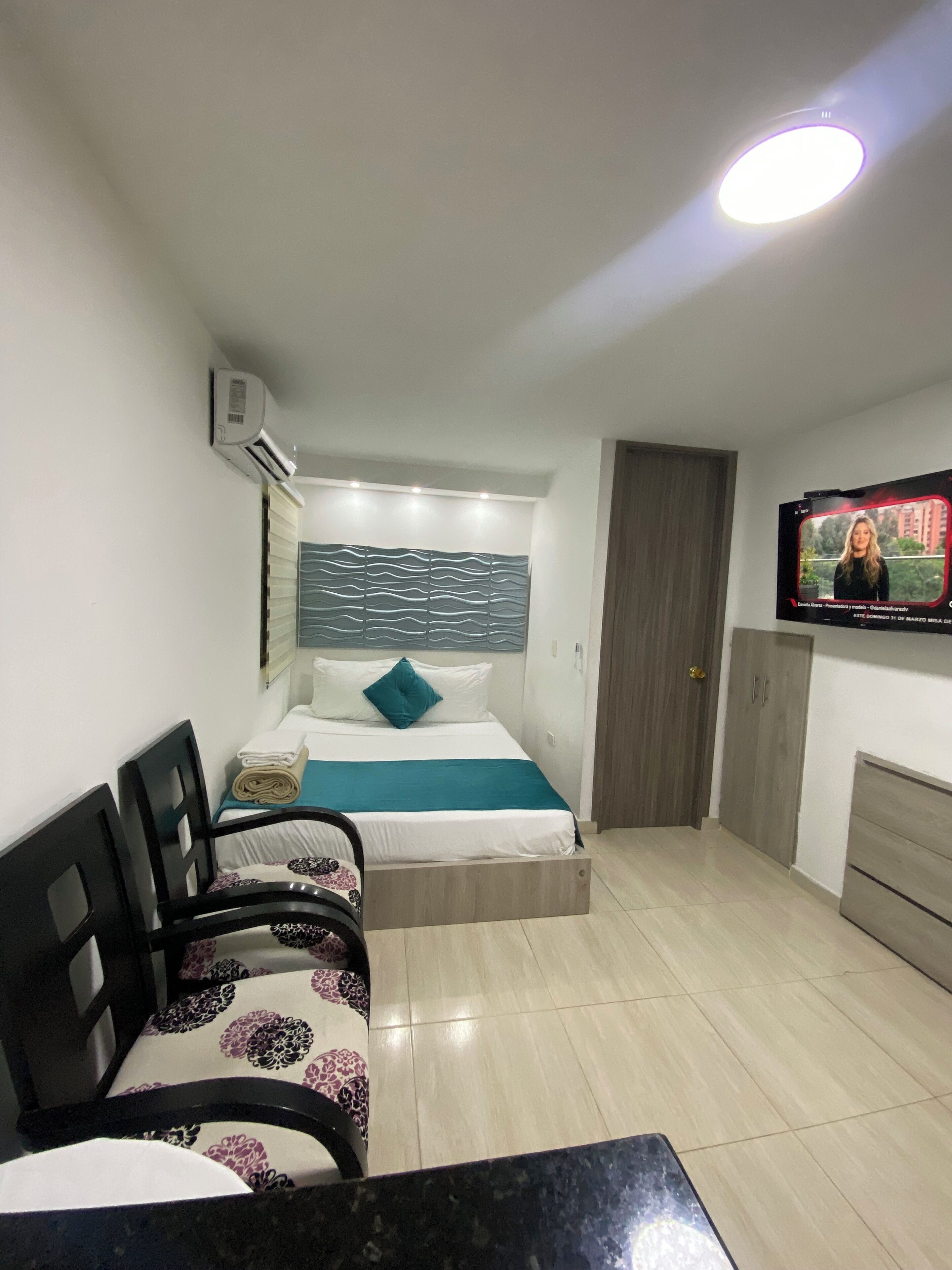 1 多间卧室、熨斗/熨衣板、免费 WiFi、床单