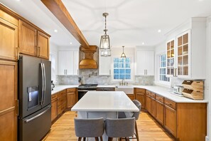 Fridge, microwave, oven, stovetop - Charming 1940s Vintage Home in Hanover County (Hanover)