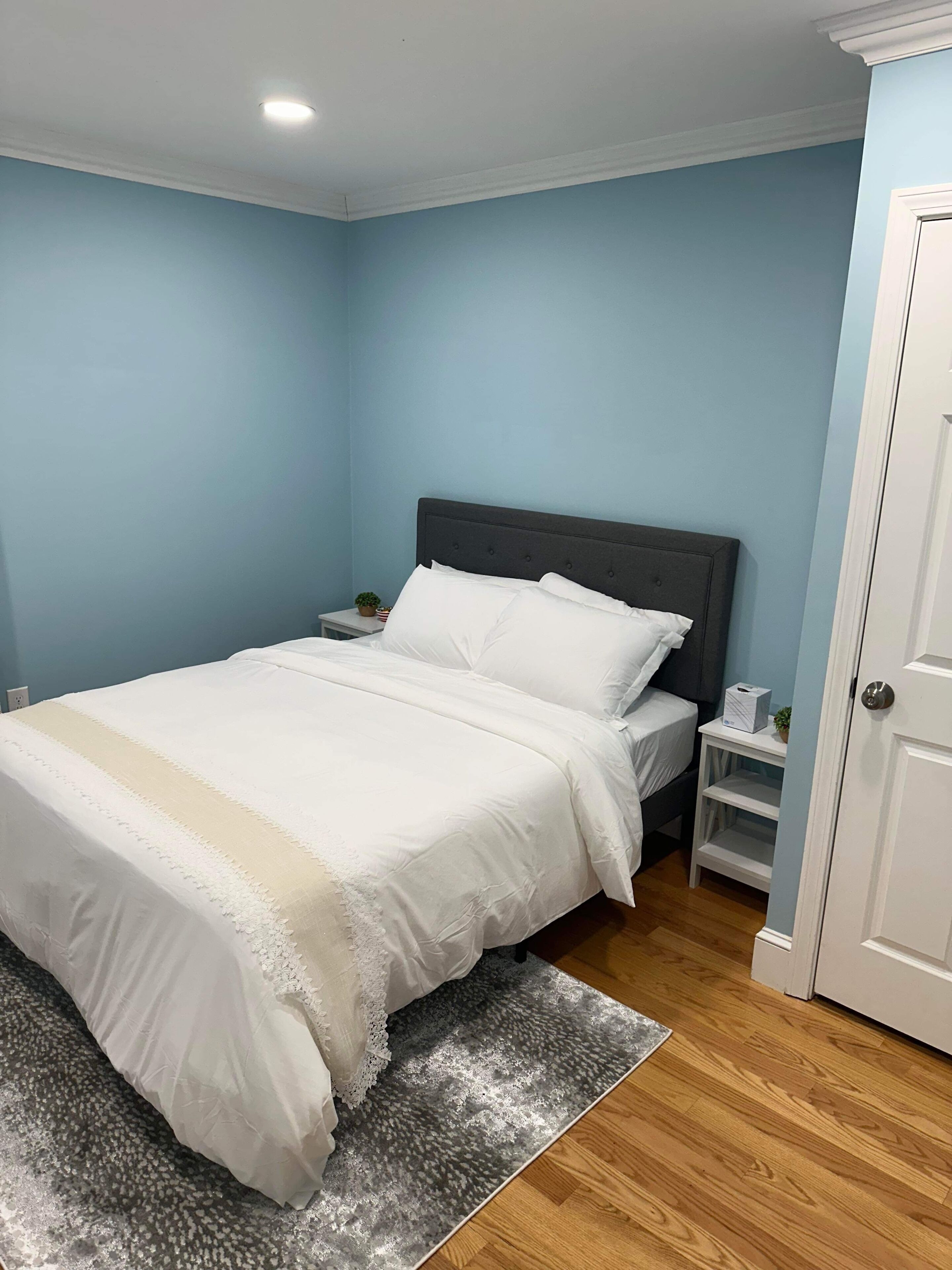 5 bedrooms, iron/ironing board, free WiFi, bed sheets