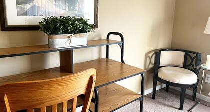 Spacious 4-Bedroom House Centrally Located in Lovely Huntsville