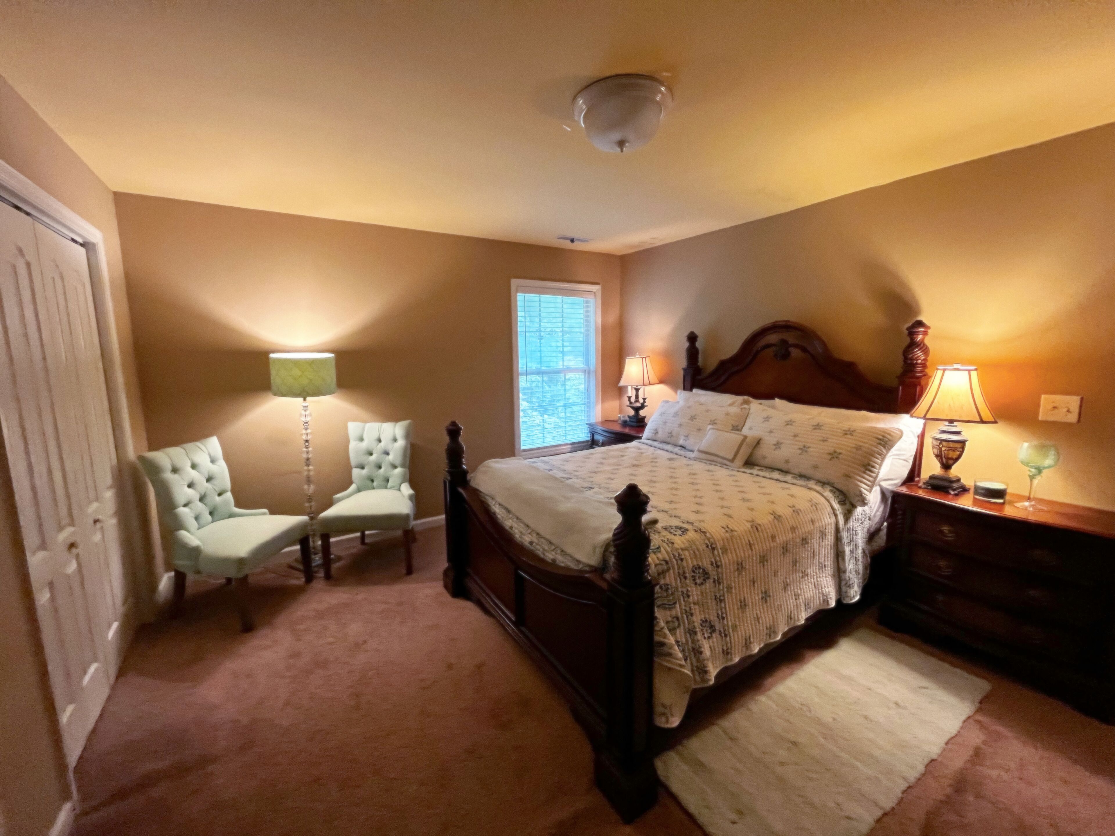 4 slaapkamers, een strijkplank/strijkijzer, wifi, beddengoed