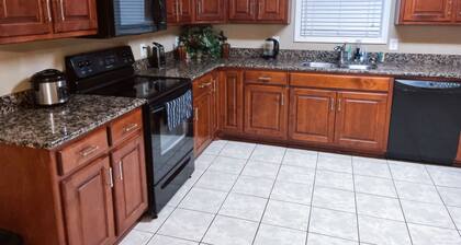 Spacious 4-Bedroom House Centrally Located in Lovely Huntsville