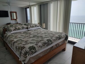 2 bedrooms, WiFi, bed sheets - One Seagrove Place 2105 Top Floor Unit (Santa Rosa Beach)