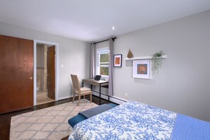 3 bedrooms, in-room safe, desk, iron/ironing board