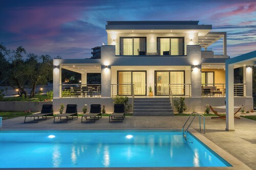 Johnny's White Luxury Villa