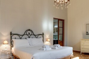 2 bedrooms, desk, iron/ironing board, WiFi - Dimora Savelli - Sweet Dreams in Florence (Firenze)