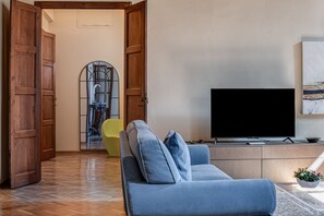 TV