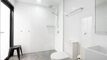 Douche, serviettes fournies