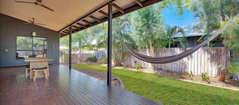 The Beachwood Nest - Holiday Home with coastal vibe and below ground pool