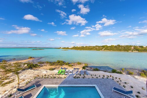 Blue Chill  Your Tropical Escape in Chalk Sound