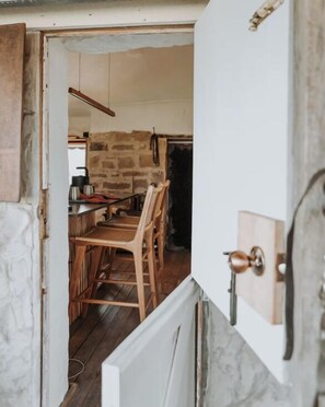 Interior - Shepherd's Story, Ross (Ross)