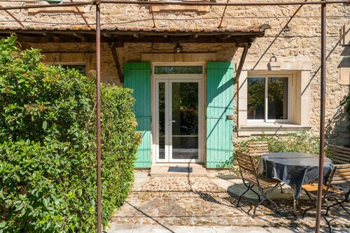 Holiday Home 'Monteux' with Shared Pool, Private Terrace and Wi-Fi