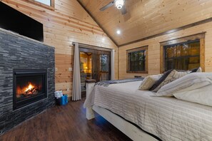 3 bedrooms, free WiFi, bed sheets - Ping Pong, Arcade, Hot Tub, Fire Pit, Pets, Hochatown Haven (Broken Bow)