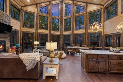 Ping Pong, Arcade, Hot Tub, Fire Pit, Pets, Hochatown Haven