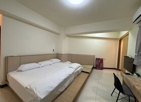 Comfort Triple Room, Balcony | Free WiFi, bed sheets