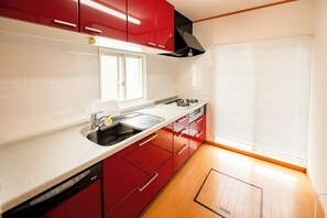 Biệt thự | Bếp riêng | Nồi cơm, lò nướng bánh mì 