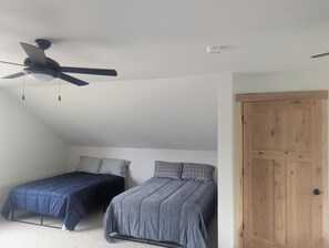 4 bedrooms, free WiFi, bed sheets