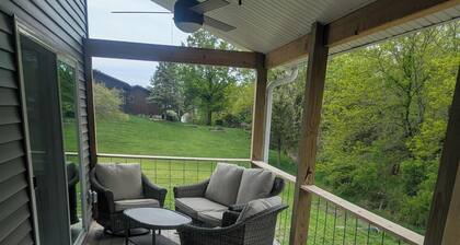 Lake Rathbun getaway home. 4-bedroom cabin. WiFi, AC. 1.5 miles to boat ramp.