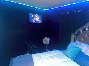 1 bedroom, iron/ironing board, WiFi, bed sheets - Golden Serene 1-bedroom with WiFi and AC in awesome Seattle (Seattle)