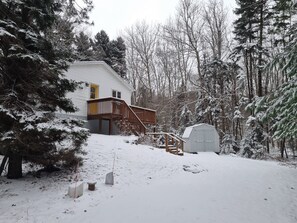 Exterior - Yearround Cottage on Peaks Island (Portland)