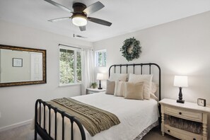 3 bedrooms, iron/ironing board, travel crib, free WiFi