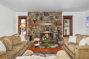 TV, fireplace, stereo