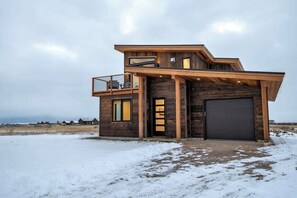 Exterior - Teton Homestead: Scenic Loft Retreat (Driggs)