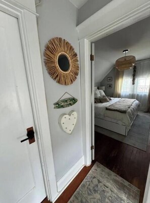 2 quartos, ferros/tábuas de passar roupa, Wi-Fi, roupa de cama